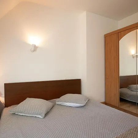 Les Menhirs - Pml105 By Interhome